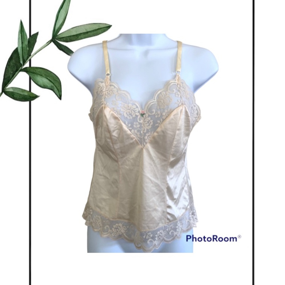 Maidenform Chantilly Vintage Lace Camisole - Gem